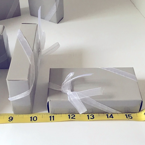 🩸Boxed Wine Bottle Stopper | Black Gray Silver Faux Diamond Diva Shoe - Picture 7 of 9